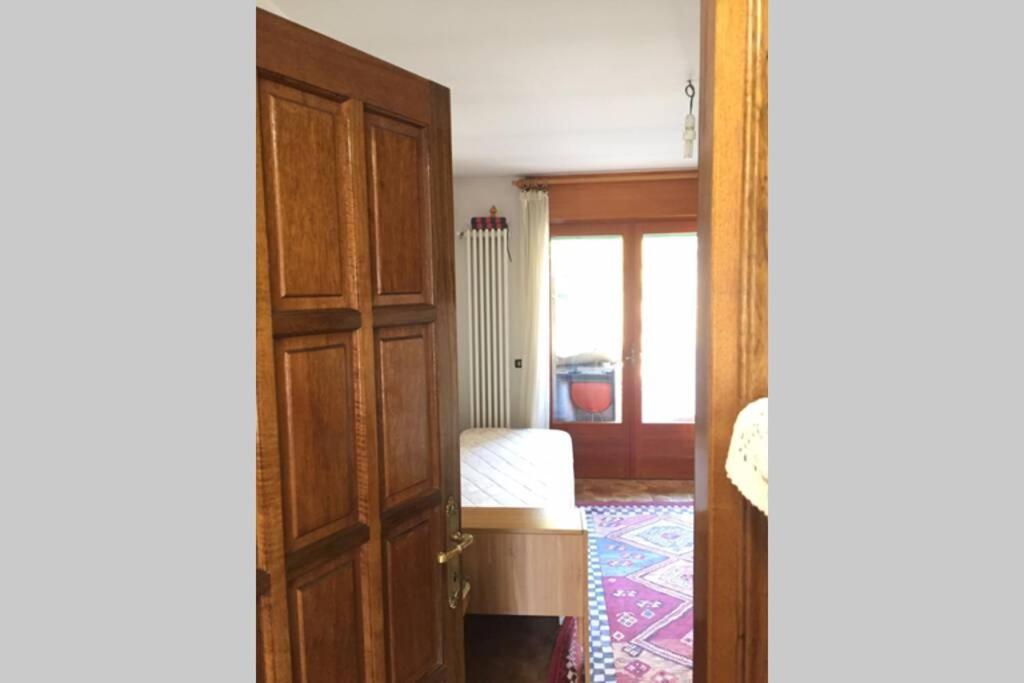 Appartamento Con Parcheggio Pubblico Sotto Casa Saint-Vincent Ngoại thất bức ảnh