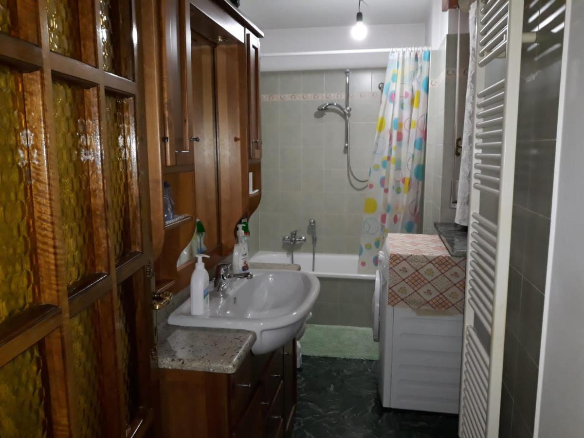 Appartamento Con Parcheggio Pubblico Sotto Casa Saint-Vincent Ngoại thất bức ảnh