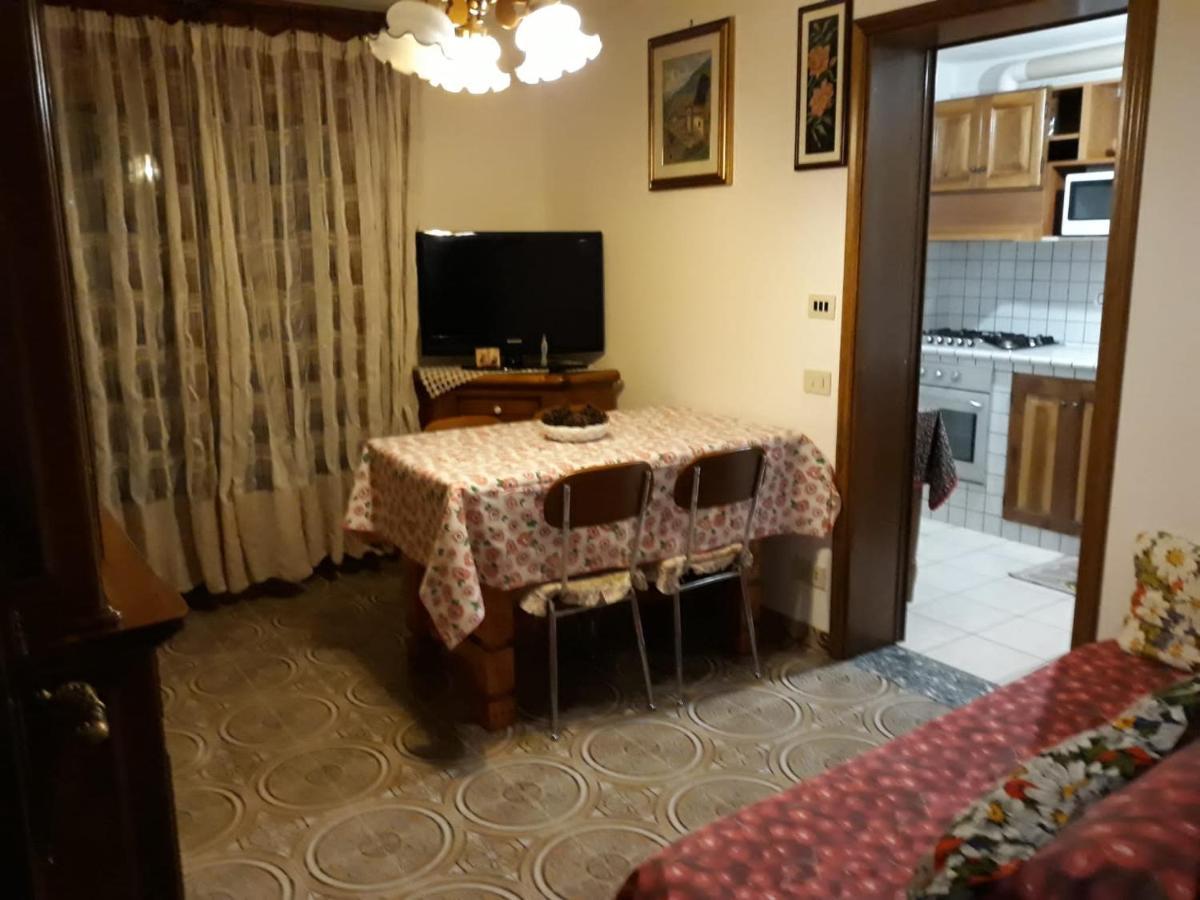 Appartamento Con Parcheggio Pubblico Sotto Casa Saint-Vincent Ngoại thất bức ảnh