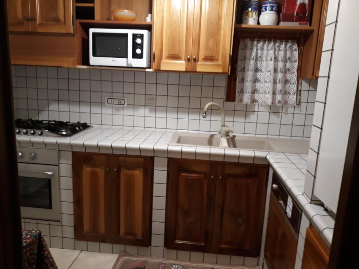 Appartamento Con Parcheggio Pubblico Sotto Casa Saint-Vincent Ngoại thất bức ảnh